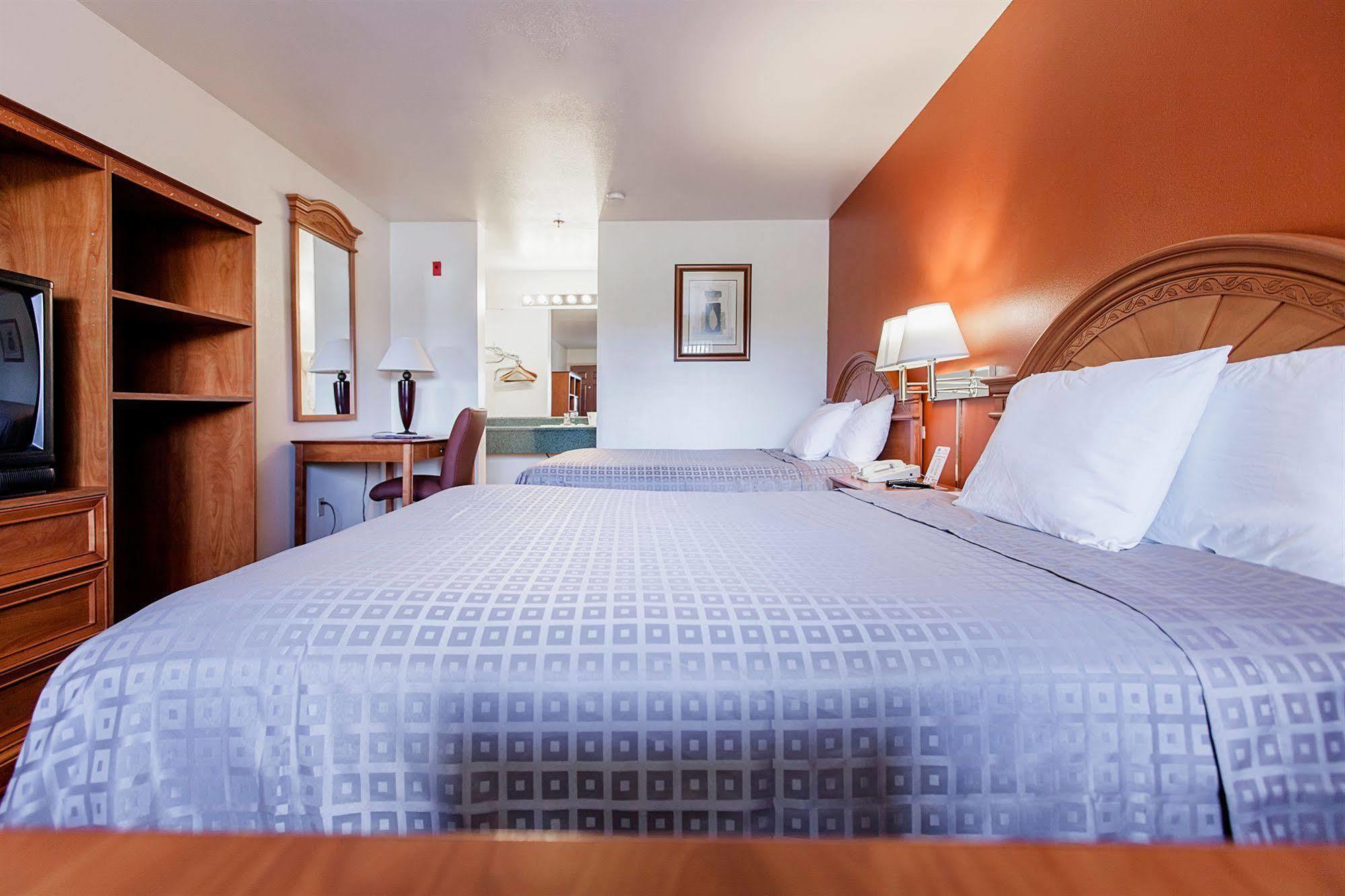 Americas Best Value Airport Inn - シータック エクステリア 写真
