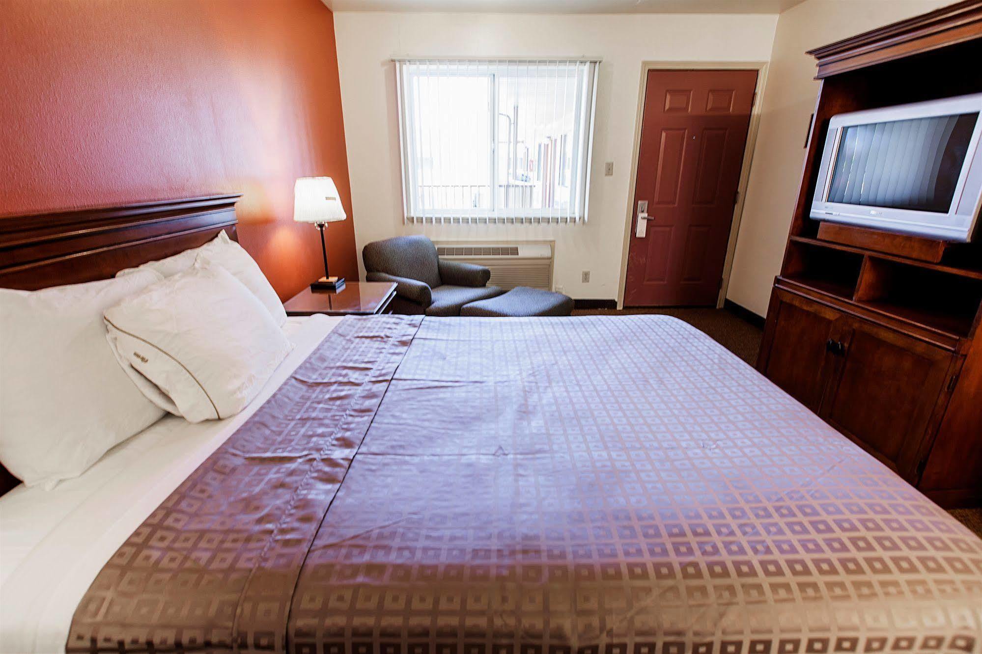 Americas Best Value Airport Inn - シータック エクステリア 写真