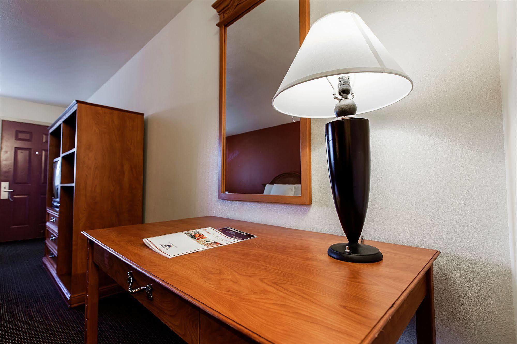 Americas Best Value Airport Inn - シータック エクステリア 写真